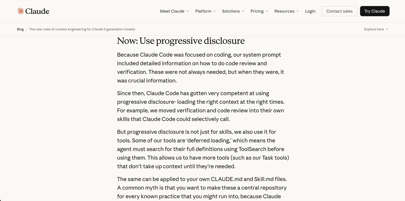 博客「Now: Use progressive disclosure」一节的正文截图,讲把验证与代码审查移进独立技能、让模型按需调用,以及工具定义延迟加载、CLAUDE.md 与 Skill.md 同样适用